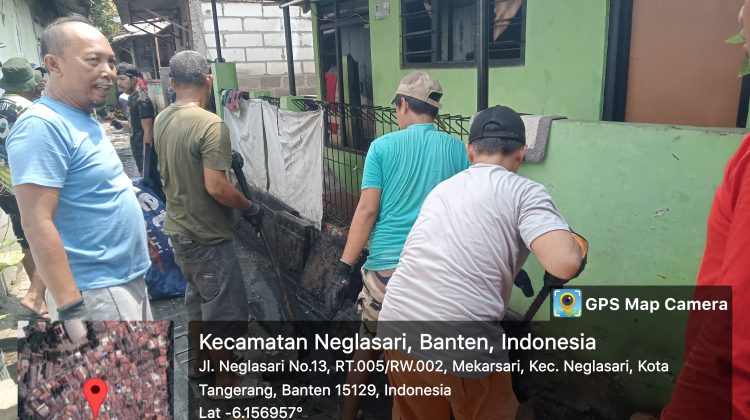 Warga Mekarsari Keluhkan Sulitnya Bersihkan Gorong-Gorong