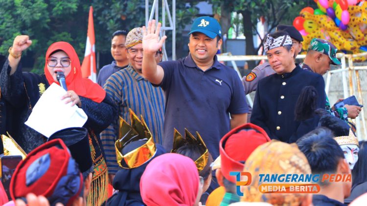 Lepas 10 Ribu Peserta Gerak Jalan, Walikota Arief Singgung Soal Polusi Udara