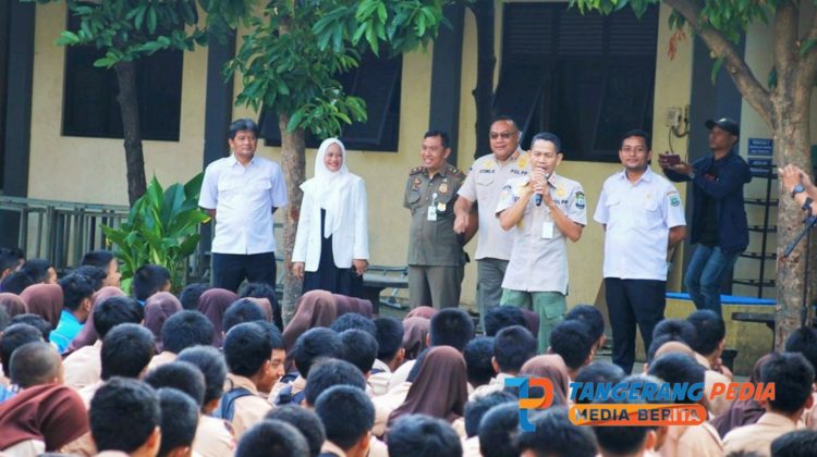 Di Kegiatan “Goes to School’, Satpol PP Sosialisasikan Perda