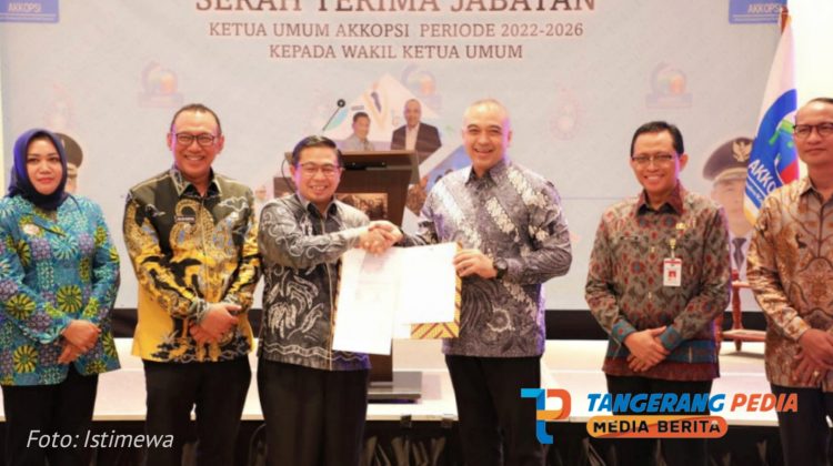 Bupati Zaki Serahkan Jabatan AKKOPSI ke Walikota Banjarmasin