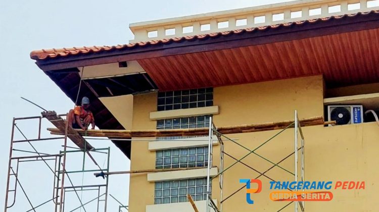 Loh Loh Gak Bahaya Tah ? Proyek Renovasi Gedung DPRD Abaikan K3