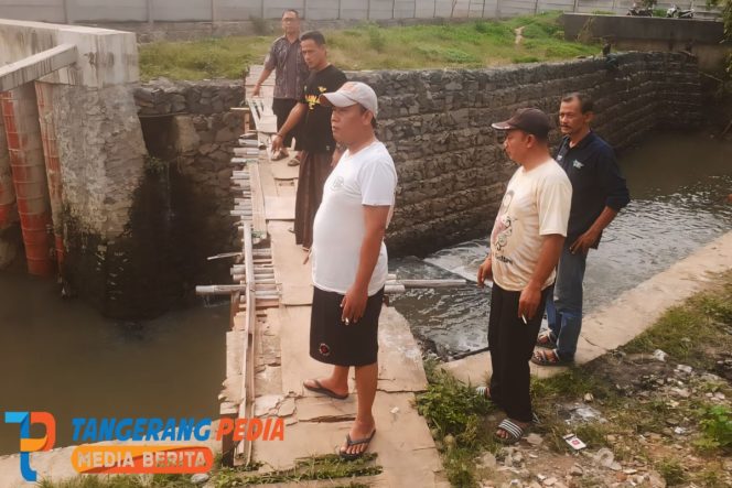 
					Warga RW 03 Panunggangan Barat Memohon Perbaikan Jembatan Rusak kepada Pemkot Tangerang
