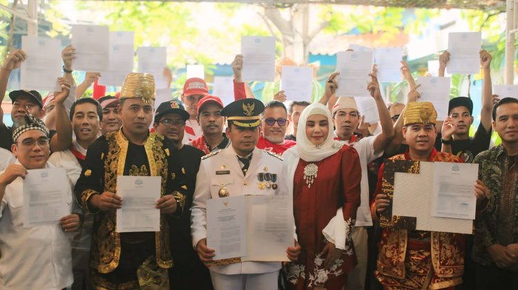 PJ Walikota Tangerang Dr Nurdin bersama pegawai PDAM Tirta Benteng