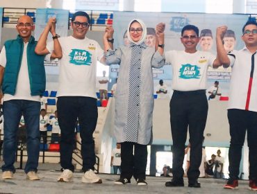 Calon Gubernur Banten Airin Rachmi Diany bersama Pasangan Calon Walikota Tangerang Sachrudin dan Calon Walikota Tangerang Maryono saat Konsolidasi Pemuda Pemudi Himpunan Taruna Muda (KOPI HITAM).