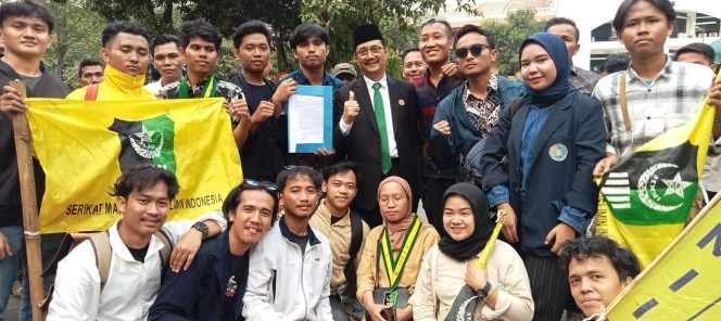 
Pelantikan DPRD Kota Tangerang Dikepung Demonstrasi: Mahasiswa Tuntut Pembatalan Proyek PSEL