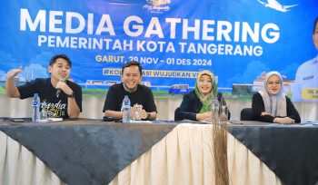 Asisten Daerah II Kota Tangerang Ruta Ireng Wicaksono dan Kepala Diskominfo Kota Tangerang Indri Astuti juga Kepala Bidang DIKP Ian Chavidz Rizkiullah memberikan Sambutan Media Gathering 2024 (foto : ist)