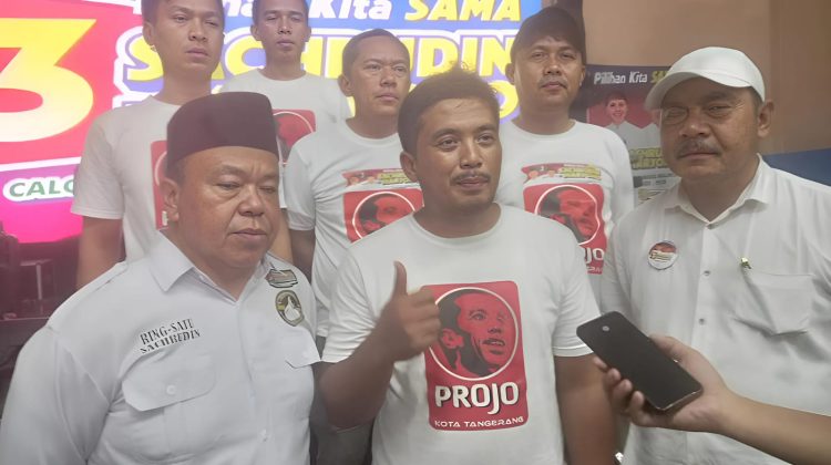 Ketua DPC Projo Kota Tangerang Fery Hertanto dan jajaran pada acara konsolidasi pasangan Sachrudin-Maryono (Foto : helmi)