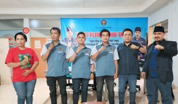 Swa Foto Ketua PWI Banten Rian Nopandra, bersama Edy Riyadi Sebagai Ketua PWI Tangsel (foto : ist)