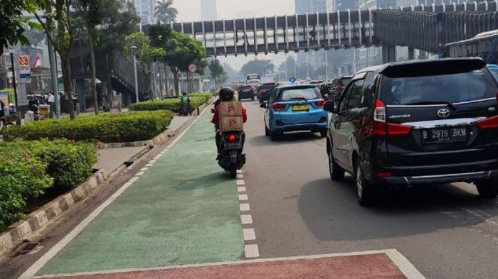 Dampak ganjil genap Jakarta terhadap kemacetan lalu lintas di jam sibuk