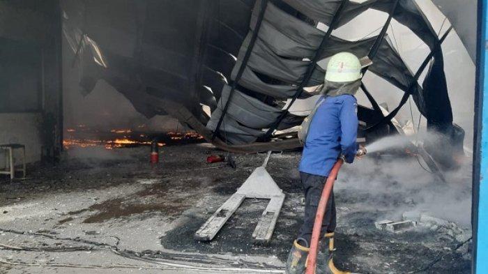 Korban jiwa dan kerugian akibat kebakaran pabrik kimia Cikupa