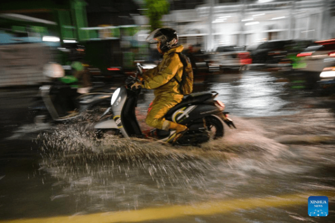 
					Banjir Terkini di Tangerang Dampak dan Penanganan