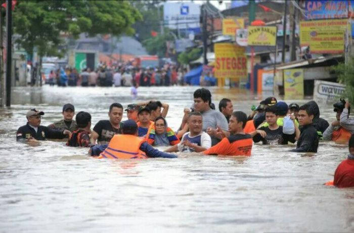 Banjir tangerang tahun 2002