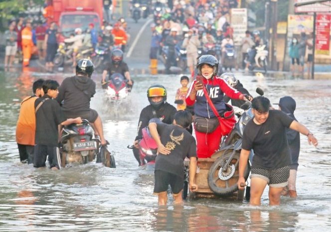 
					Keadaan Banjir Tangerang Hari Ini