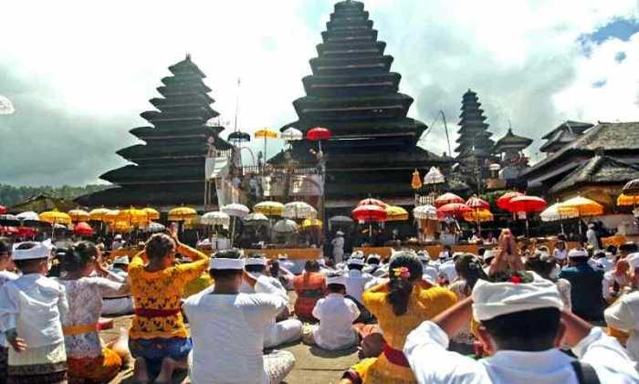 Masuknya hindu budha di indonesia