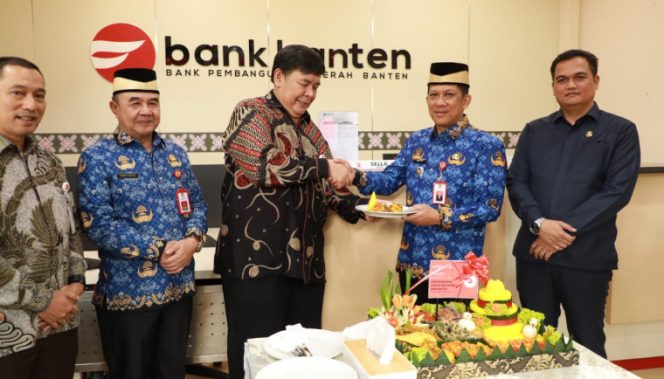 
					Peresmian Cabang Pembantu (KCP) Bank Banten oleh Penjabat (Pj) Bupati Tangerang, Andi Ony (foto : ist)