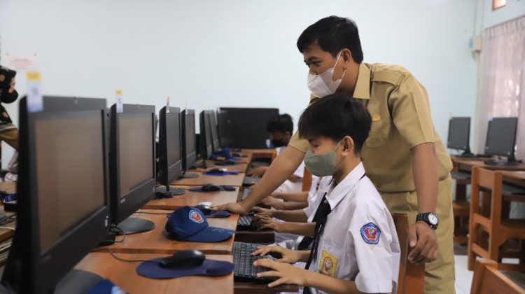 Ilustrasi Paraktikum Sambut Kurikulum AI & Pemrograman 2025/2026 (foto :ist)