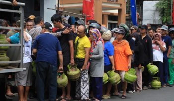 Antrian Gas Elpiji 3 Kg (foto : Ist)