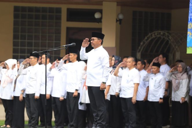 
					Wali Kota Tangerang, Sachrudin, memimpin apel pegawai Pemerintah Kota Tangerang (foto: ist)