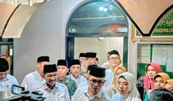 Gubernur Banten Andra Soni dalam Safari Ramadan 1446 H di Mushola Nurul Iman, Babakan Kota Tangerang (foto: AMG/tangerangpedia.com)