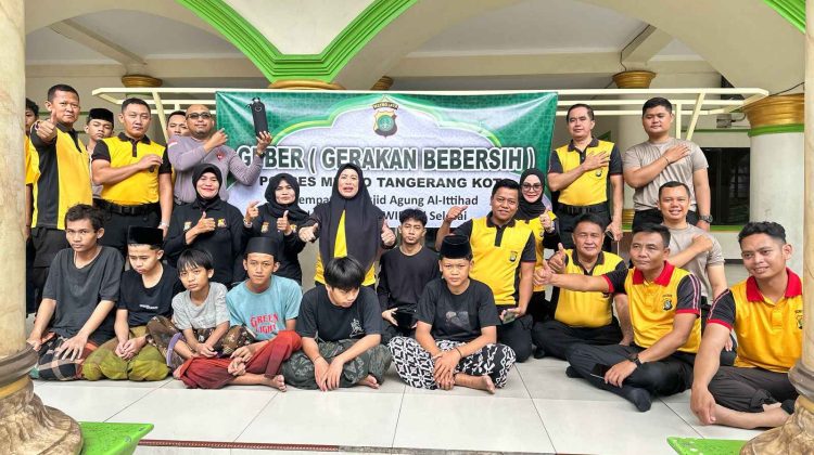 Gerakan Bersih Ramadhan 2025, Polres Metro Tangerang Kota Bersih-Bersih Masjid di Wilayah (foto: ist)