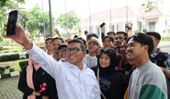 Gubernur Banten Andra Soni saat menerima Influencer dan Conten Creatif Network (ICN) Provinsi Banten di Gedung Negara Provinsi Banten (Foto: ist)