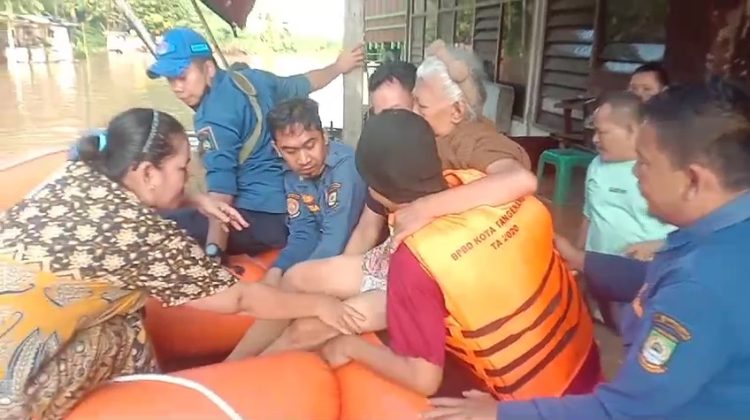 Kali Cisadane Meluap, 128 KK di Kota Tangerang Terdampak Banjir