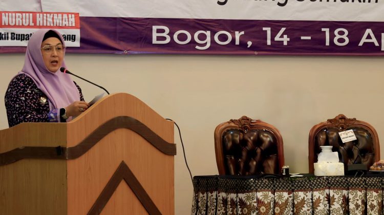 Wakil Bupati (Wabup) Tangerang Intan Nurul Hikmah Saat Acara Workshop Kepala Sekolah (foto: ist)