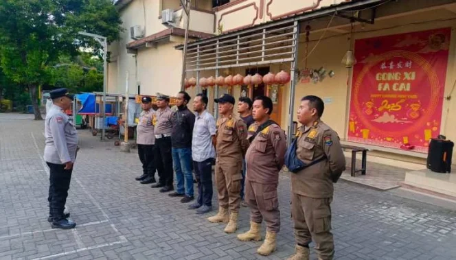 
					70 Personel Pol PP Amankan Waisak 2025 di 11 Vihara (foto:awi)