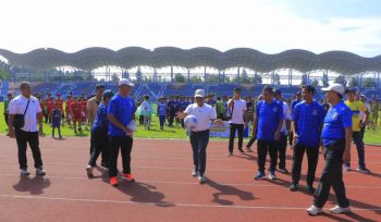 Wali Kota Tangerang, H. Sachrudin Saat Meresmikan Liga Askot di Stadion Benteng (foto: ist)