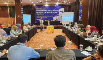 Pelatihan Pengawasan Kualitas Air Minum di Hotel Pakons (foto:ist)