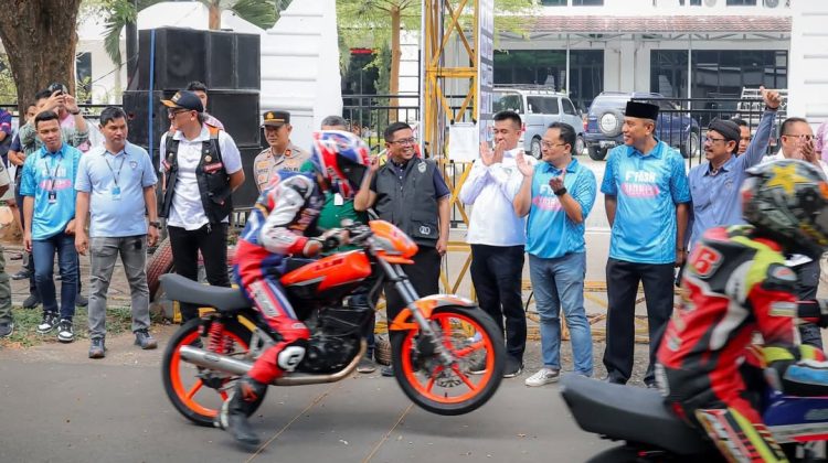 Gubernur Banten Andra Soni Pada Peresmian Road Race Piala Gubernur Banten Daytona UDRM Independent Cup 2025 (foto: IG @adipimpro.dokpim)