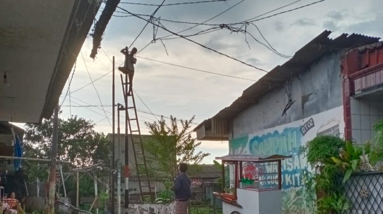 Semrawut Kabel Listrik Kota Tangerang