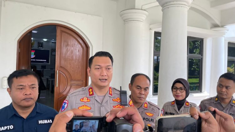 Satlantas Polres Metro Tangerang Kota Saat Memberikan Keterangan (foto:ist)