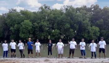 Wartawan Parlemen (WAMEN) Tangerang. Bersama aktivis lingkungan dan Komite Ekonomi Kreatif Kabupaten Tangerang Dalam Aksi Mangrove Rawat Bumi 