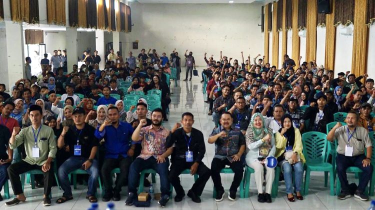 Anggota Komisi IX DPR RI, TUBAGUS HAERUL JAMAN Bersama Badan Gizi Nasional Dalam Kegiatan Sosialisasi Generasi Sehat Indonesia di SMKN 2 Cipare (foto: Istimewa)