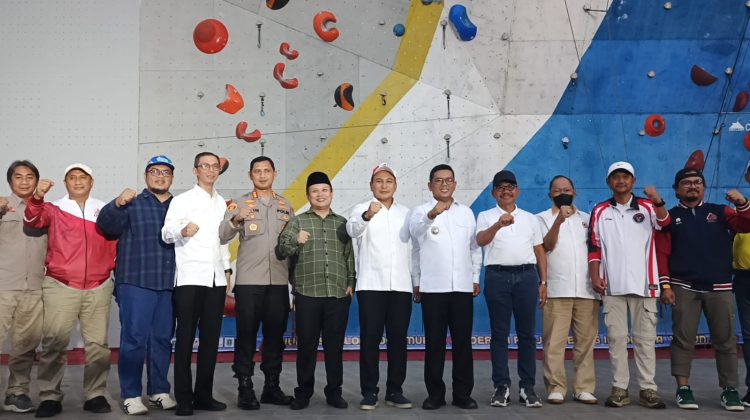opening ceremony Kejurnas Panjat Tebing XIX 2025 di Kota Tangerang (foto: Azie)