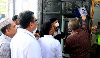 Wali Kota Tangerang, Sachrudin saat Uji Coba Teknologi Insinerator (foto:ist)