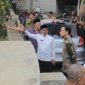 Wakil Presiden Republik Indonesia, Gibran Rakabuming Raka (kanan),Wali Kota Tangerang, H. Sachrudin (kiri) meninjau langsung kondisi banjir di Komplek Ciledug Indah (foto: ist)