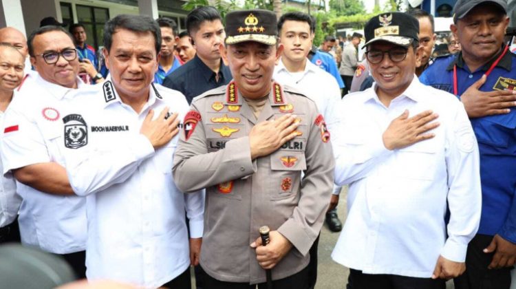 Bupati Tangerang saat Mendampingi Kapolri dan Gubernur Banten (foto: ist)