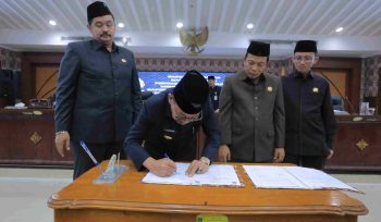Penandatanganan Perubahan APBD 2025 Kota Tangerang resmi disetujui DPRD (foto:ist)