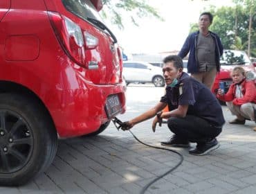 Layanan uji emisi gratis Kota Tangerang yang berlangsung di UPT Pengujian Kendaraan Bermotor(foto:ist)