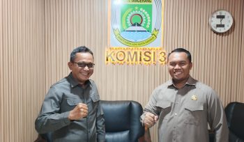 Anggota Komisi III, DPRD Kota Tangerang Wawan Setiawan, di dampingi Holiludin
