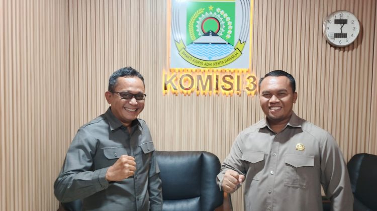 Anggota Komisi III, DPRD Kota Tangerang Wawan Setiawan, di dampingi Holiludin