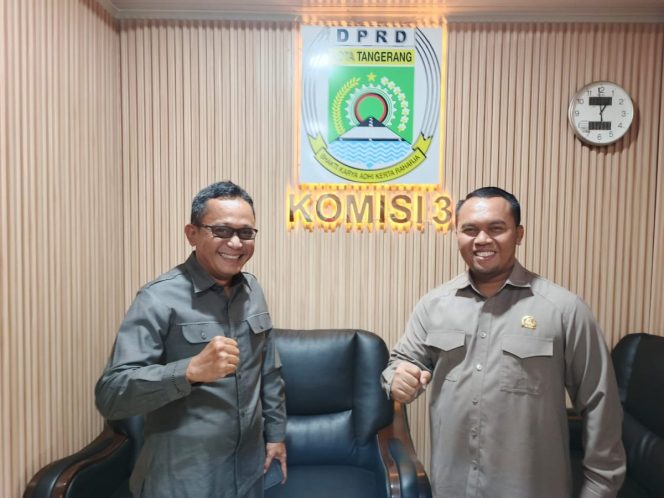 
					Anggota Komisi III, DPRD Kota Tangerang Wawan Setiawan, di dampingi Holiludin