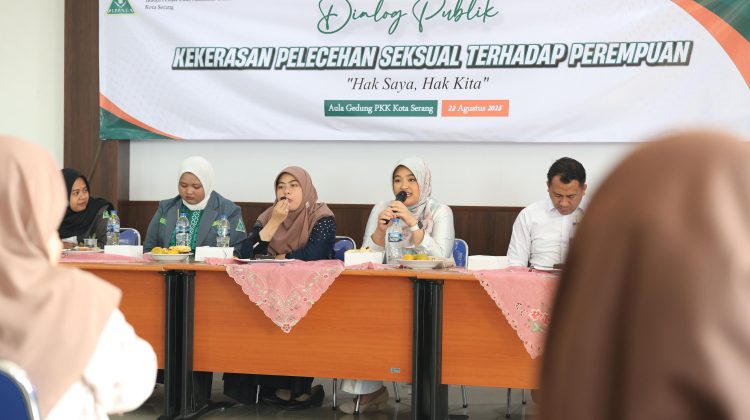 Anggota DPR RI Fraksi Partai Gerindra Dapil Banten II, Annisa Mahesa saat dialog publik (foto:ist)