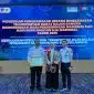 Annisa Fitriandanu pelajar dari SMKN 3 Kota Tangerang, saat menerima penghargaan juara dua tingkat nasional dalam ajang Pelopor Keselamatan Lalu Lintas dan Angkutan Jalan Tahun 2025 kategori Teknologi (foto: ist)