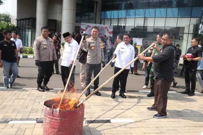 
Polrestro Tangerang Kota Musnahkan Barang Bukti Narkoba