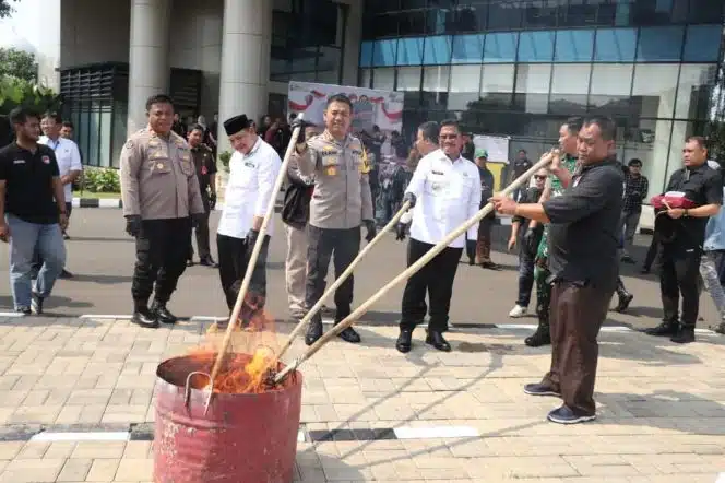 
					Polrestro Tangerang Kota Musnahkan Barang Bukti Narkoba