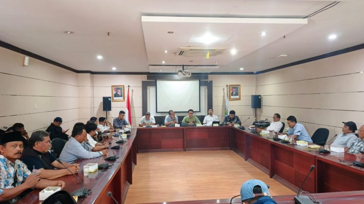 Rapat dengar pendapat (RDP) di gelar di DPRD Kota Tangerang, membahas persoalan banjir Batu Ceper (foto:ist)