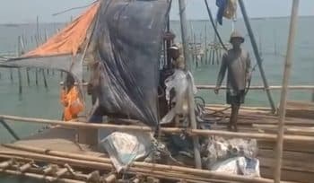 Pekerjaan Soil Test di Proyek Pagar Laut Tangerang (foto : ist)